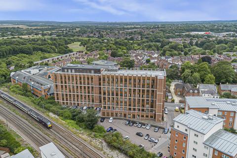 Ziggurat House, 25 Grosvenor Road... 1 bed flat for sale