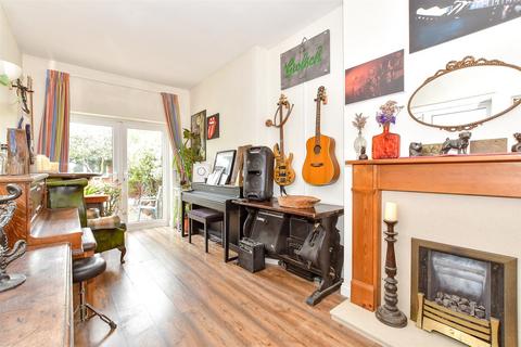 Lyndhurst Road, Portsmouth, Hampshire 3 bed terraced house for sale