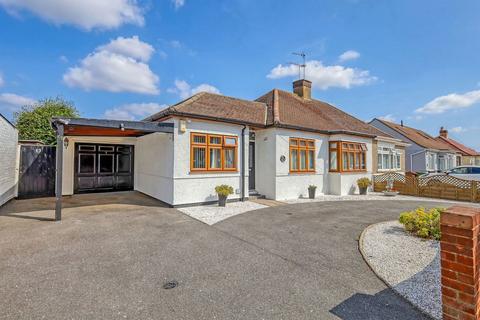 Highfield Gardens, Grays RM16 3 bed semi