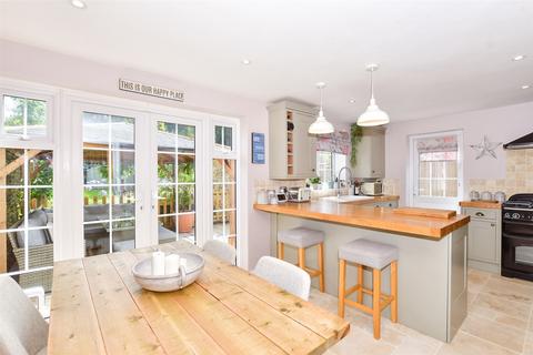Berwyn Grove, Maidstone ME15 3 bed semi