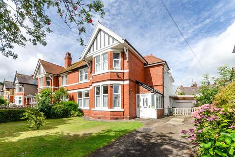 Kings Road, Colwyn Bay, Conwy, LL29 4 bed semi