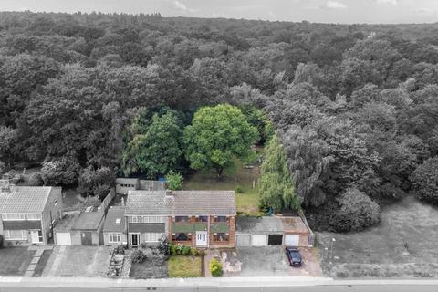 Tyron Way, Sidcup 5 bed semi