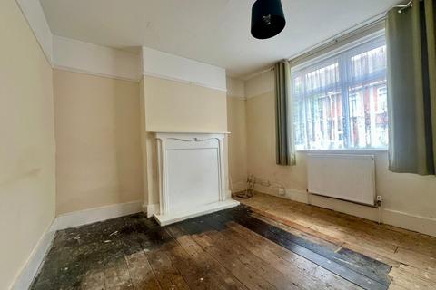 Mead Road, Folkestone, Kent 3 bed terraced house for sale