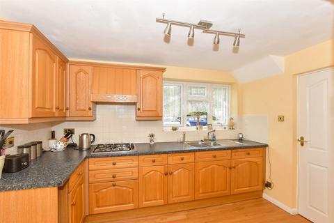 Wyphurst Road, Cranleigh GU6 4 bed semi