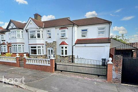 Rochester Gardens, Ilford 5 bed semi