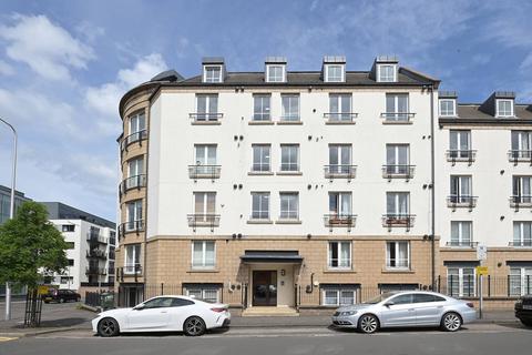 54B/12 Annandale Street, Bellevue... 2 bed flat for sale