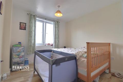 Northolt, UB5 2 bed apartment for sale