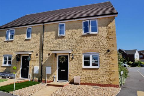 Larkspur Drive, Calne 3 bed semi