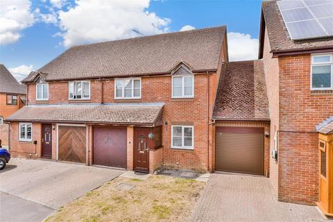 Clover Way, Smallfield, Horley, Surrey 3 bed semi