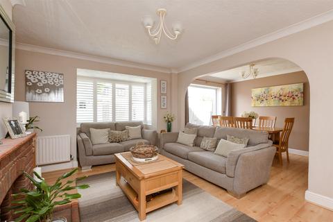 Clover Way, Smallfield, Horley, Surrey 3 bed semi