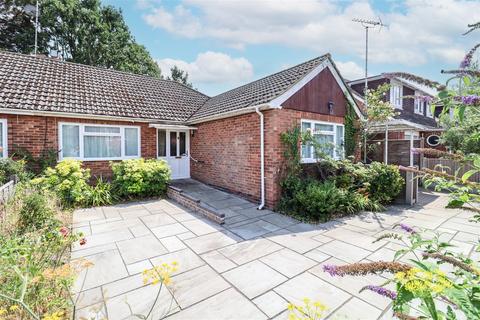 Ryelaw Road, Fleet GU52 3 bed semi