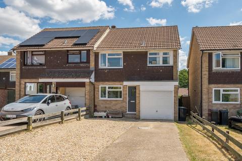 Reeves Way, Bursledon, Southampton... 3 bed semi