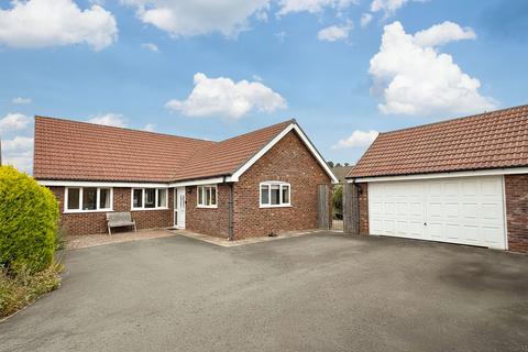 Hawthorn Rise, Peterchurch... 4 bed detached bungalow for sale