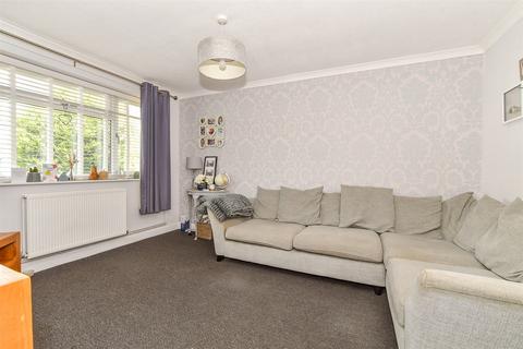 Concord Close, Paddock Wood... 3 bed semi