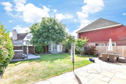Conifer Avenue, Hartley, Longfield, Kent 4 bed detached house for sale