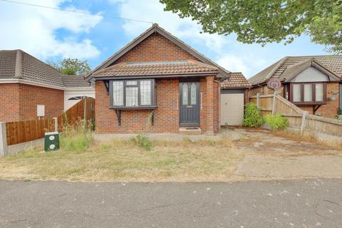 Surig Road, Canvey Island, SS8 1 bed detached bungalow for sale