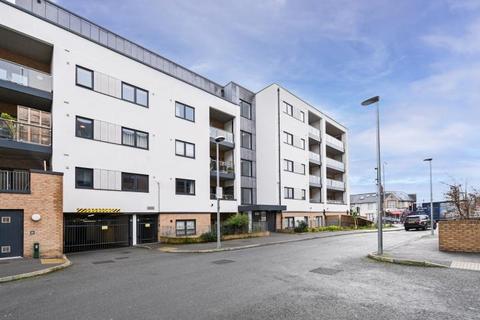 Thornbury Way, London, E17 2 bed flat for sale