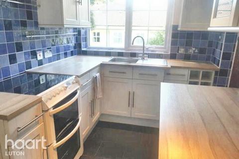 Bedford Gardens, Luton 2 bed apartment for sale