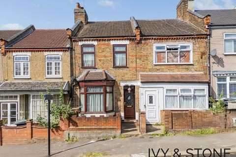 Fairfield Road, Walthamstow, E17 2 bed semi