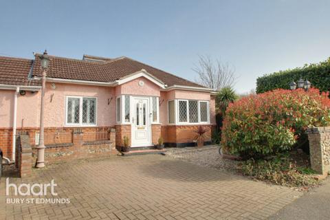Highbury Crescent, Bury St Edmunds 2 bed chalet for sale