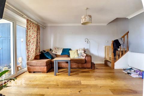 Poplar Court, Newport 4 bed semi