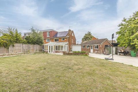 Barton Road, Langley SL3 4 bed semi