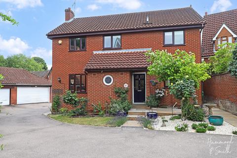 Chevely Close, Epping CM16 4 bed detached house for sale