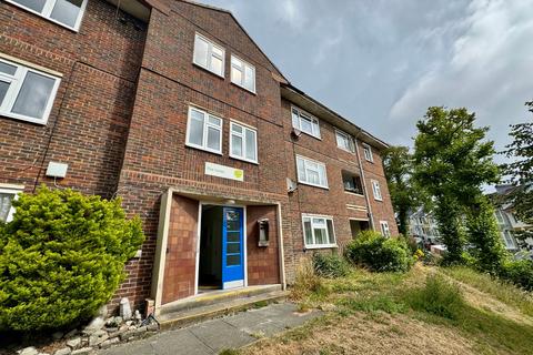 Bromley Road, Brighton, BN2 2 bed apartment for sale