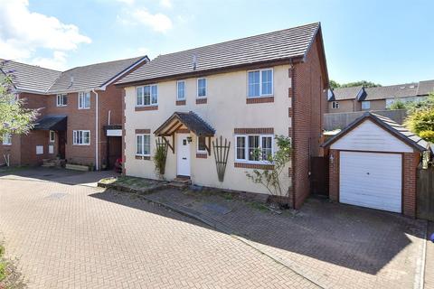 Bramleys, Newport PO30 4 bed detached house for sale