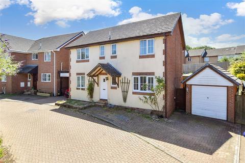 Bramleys, Newport PO30 4 bed detached house for sale