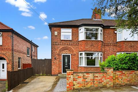 Grantham Drive, York 3 bed semi