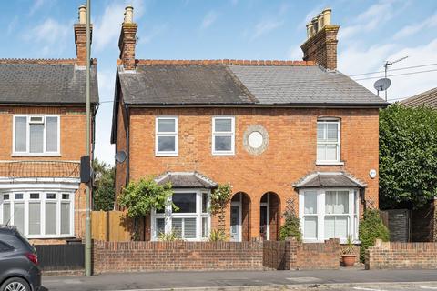 Fordwater Road, Surrey KT16 3 bed semi