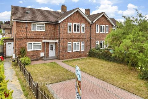 Woodlands Road, Ditton, Kent 2 bed ground floor maisonette for sale