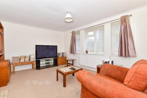 Woodlands Road, Ditton, Kent 2 bed ground floor maisonette for sale