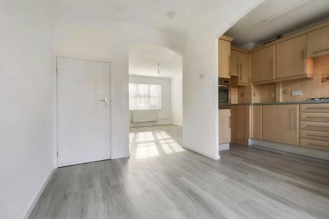 Satis Avenue, Sittingbourne, ME10 3 bed semi