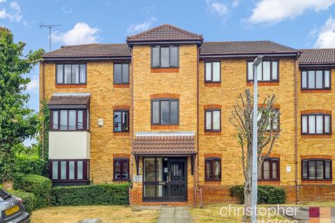 Ashtree Court, Horseshoe Close... 2 bed flat for sale