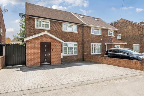 Slough,  Berkshire,  SL3 3 bed detached house for sale