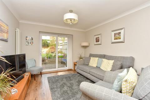Hopgarden Road, Tonbridge, Kent 2 bed semi
