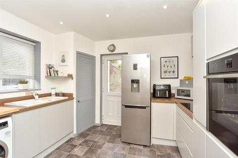 Hopgarden Road, Tonbridge TN10 2 bed semi