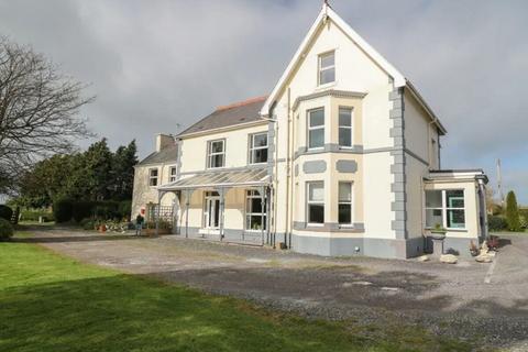 Pwllheli Road, Caernarfon, Gwynedd, LL55 Guest house for sale