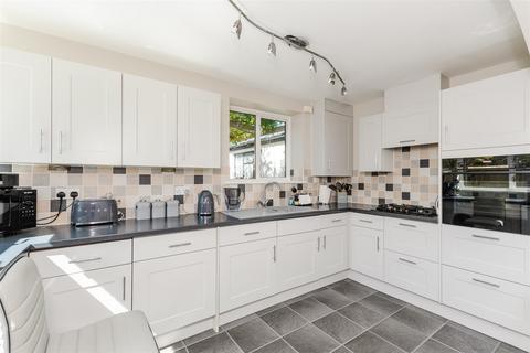 Gillingham Road, Gillingham ME7 3 bed end of terrace house for sale