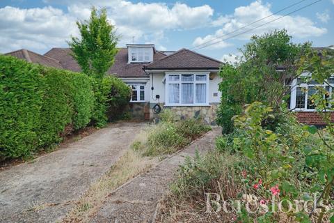 Sunnycroft Gardens, Upminster, RM14 3 bed bungalow for sale