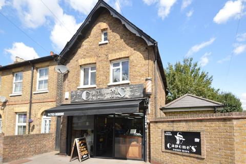 Dedworth Road, Windsor 2 bed end of terrace house for sale