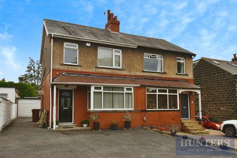 Green Lane, Yeadon, Leeds 3 bed semi