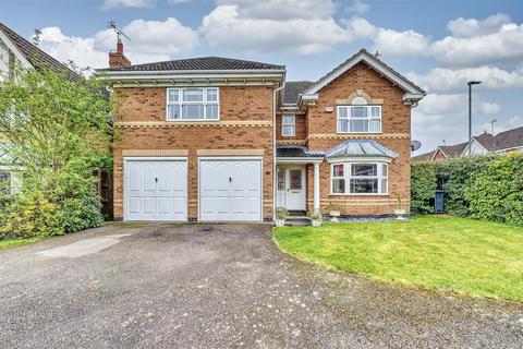 Meadow Sweet Road, Rushden 4 bed detached house for sale