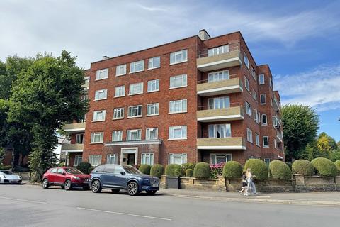 Eaton Court, Eaton Road, Hove 2 bed apartment for sale