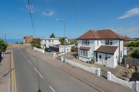 St. Swithins Road, Whitstable 2 bed detached house for sale