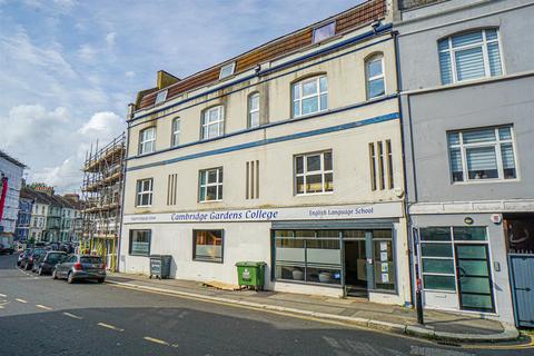 Cambridge Gardens, Hastings 16 bed terraced house for sale
