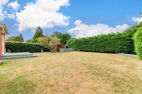 Orchard Drive, Meopham, Kent 4 bed semi