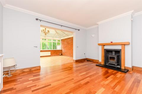Orchard Drive, Meopham DA13 4 bed semi